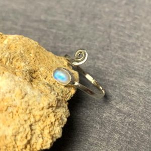 Anillo plata espiral piedra de luna